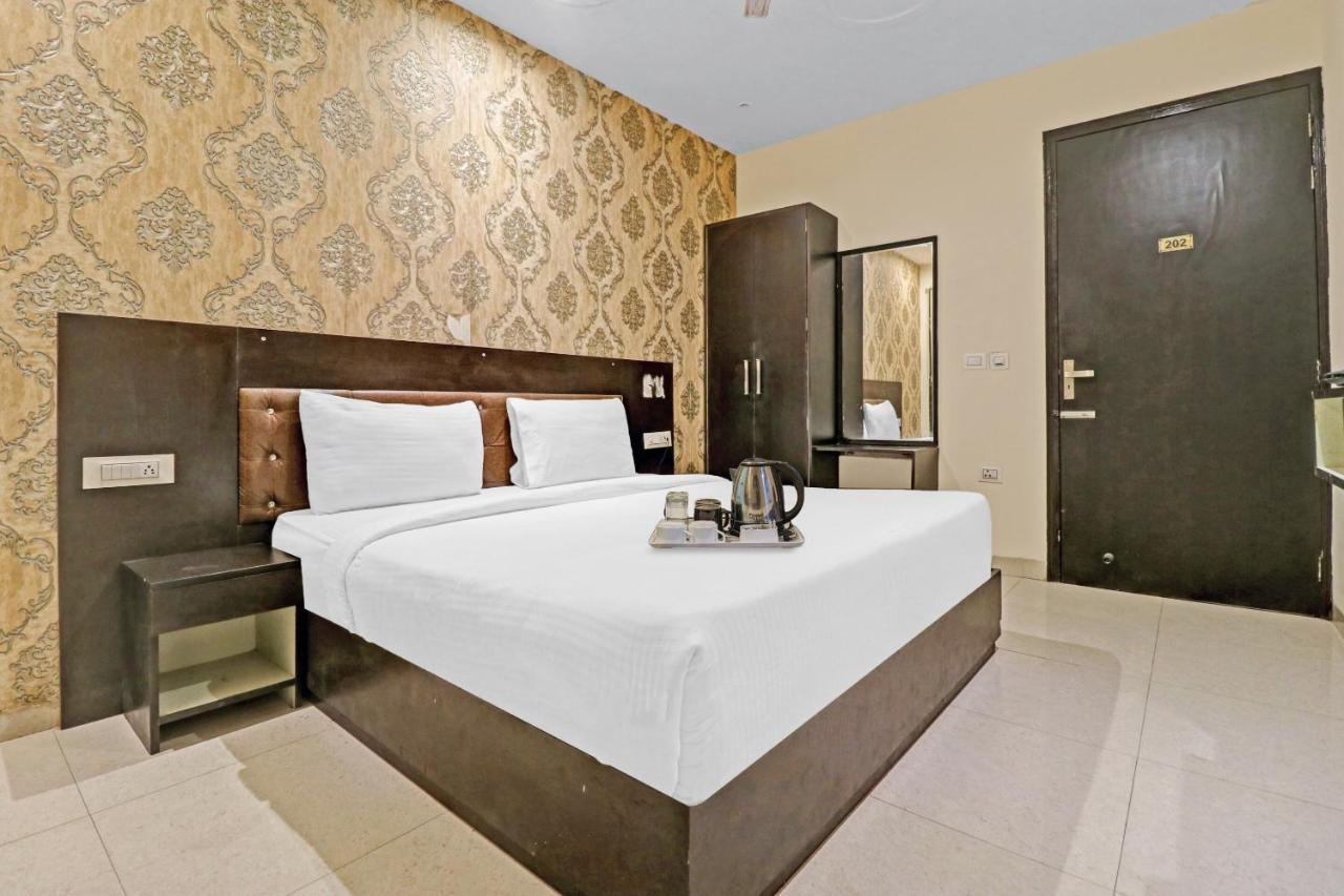 Oyo 23368 Boutique Hotel Paragon New Delhi Exterior foto