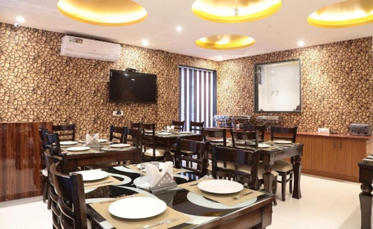 Oyo 23368 Boutique Hotel Paragon New Delhi Exterior foto