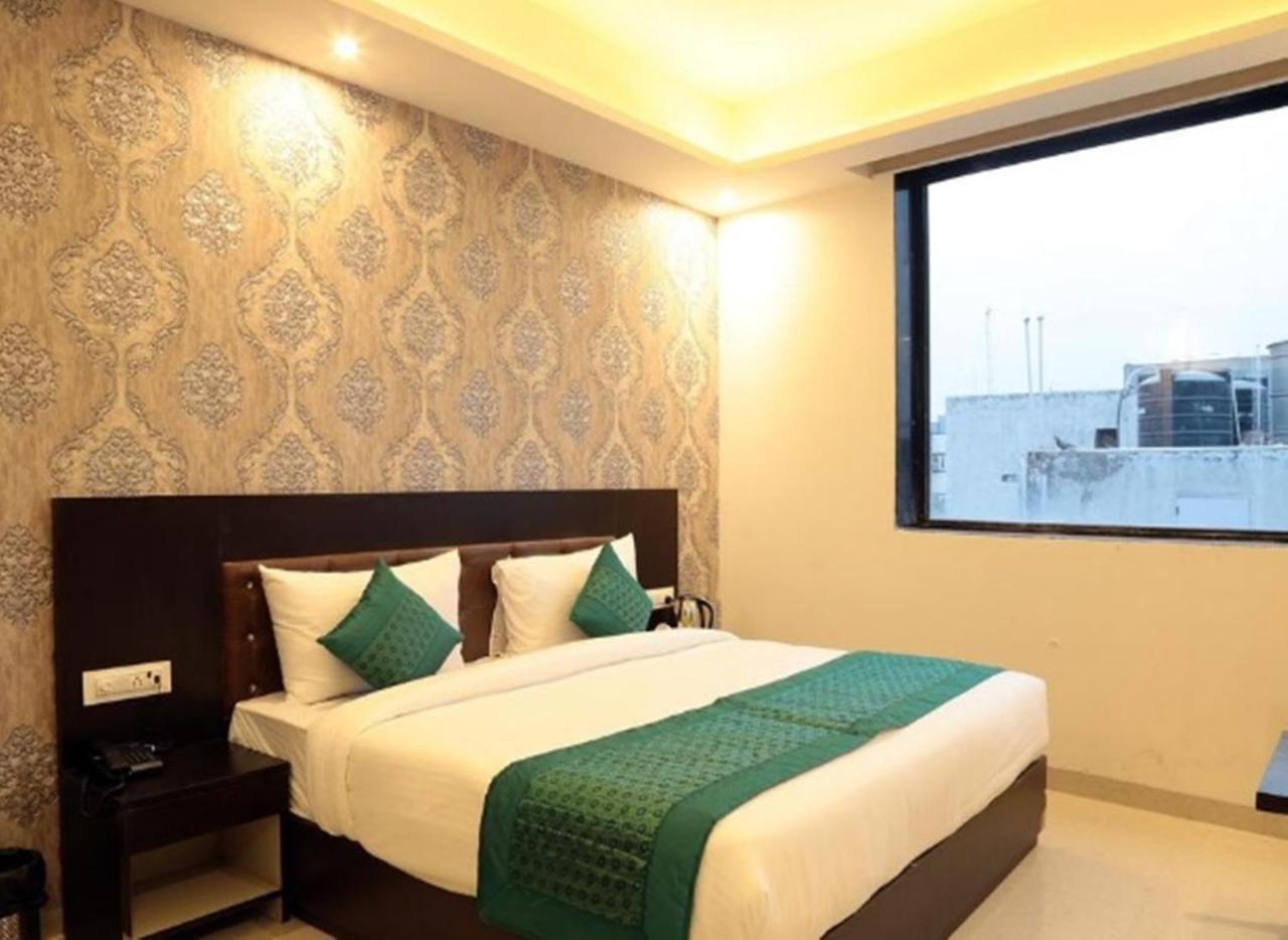 Oyo 23368 Boutique Hotel Paragon New Delhi Exterior foto